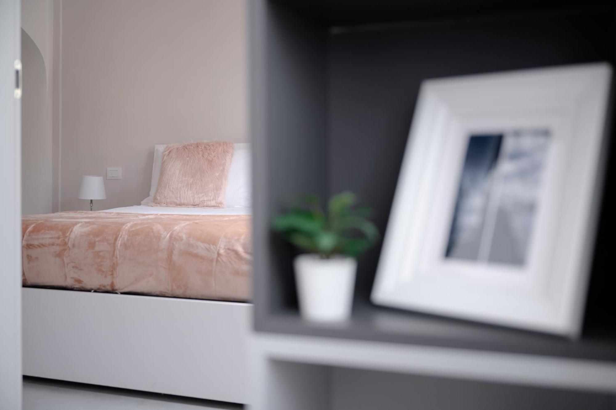 Via Ponte Alle Mosse, 19 - Florence Charming Apartments - A Chic, Newly Renovated Apartment Near Tram Leopolda, A Few Min From Downtown Buitenkant foto